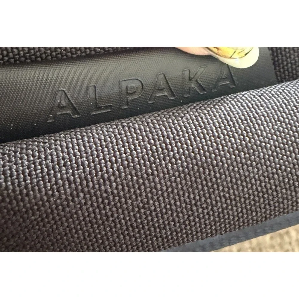 ALPAKA Elements Tech Brief Pro Black Laptop Briefcase Messenger Bag NWOT